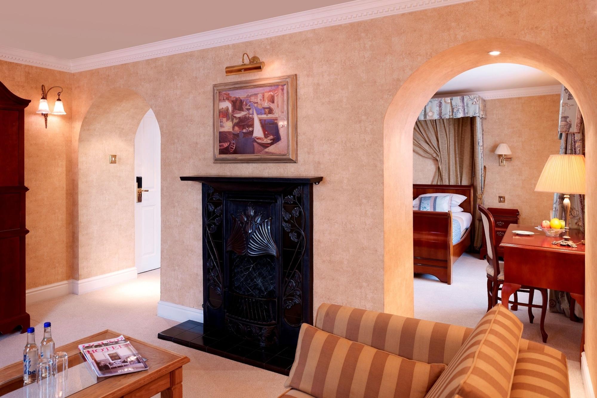 Marygreen Manor Brentwood Exterior photo